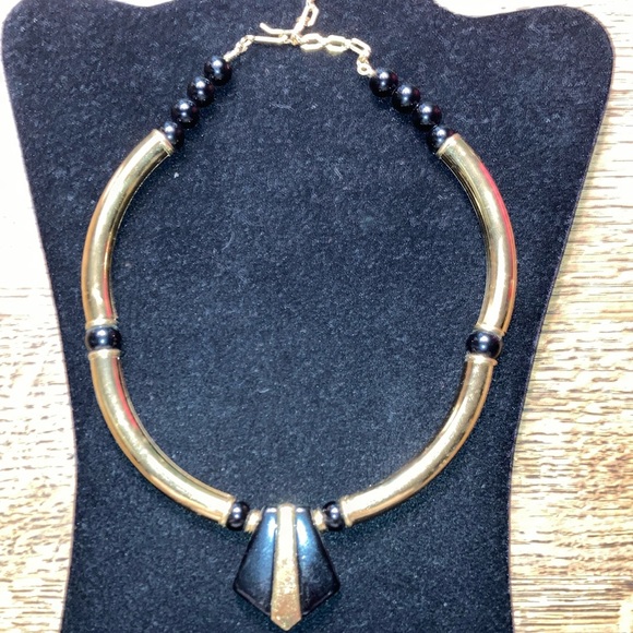 VINTAGE unmarked gt metal& blk beads flexible necklace, hook closure $27 - Picture 4 of 7